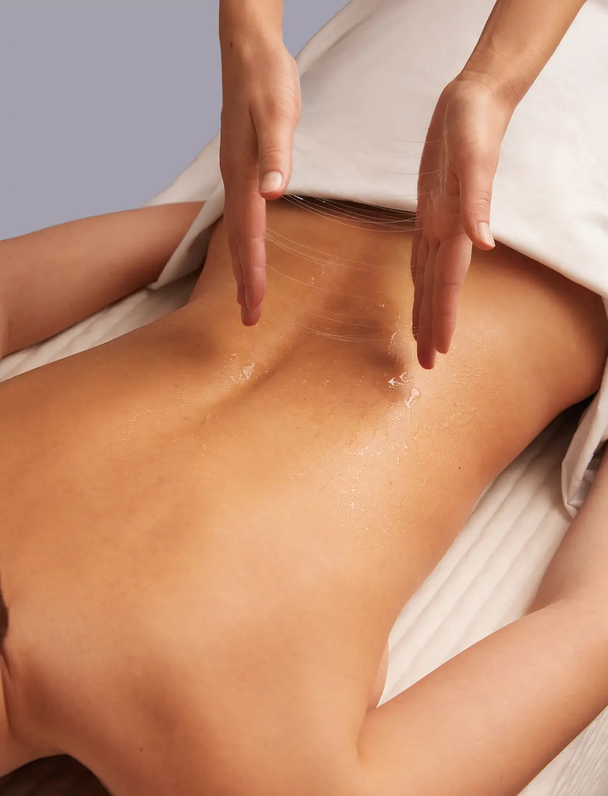Sensual back massage using Mixgliss Nü gel