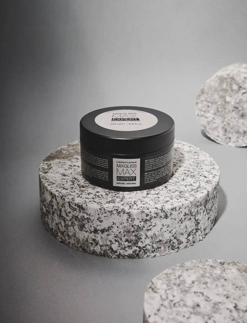 Mixgliss Max Expert Anal Intimate Gel – dark styled product shot