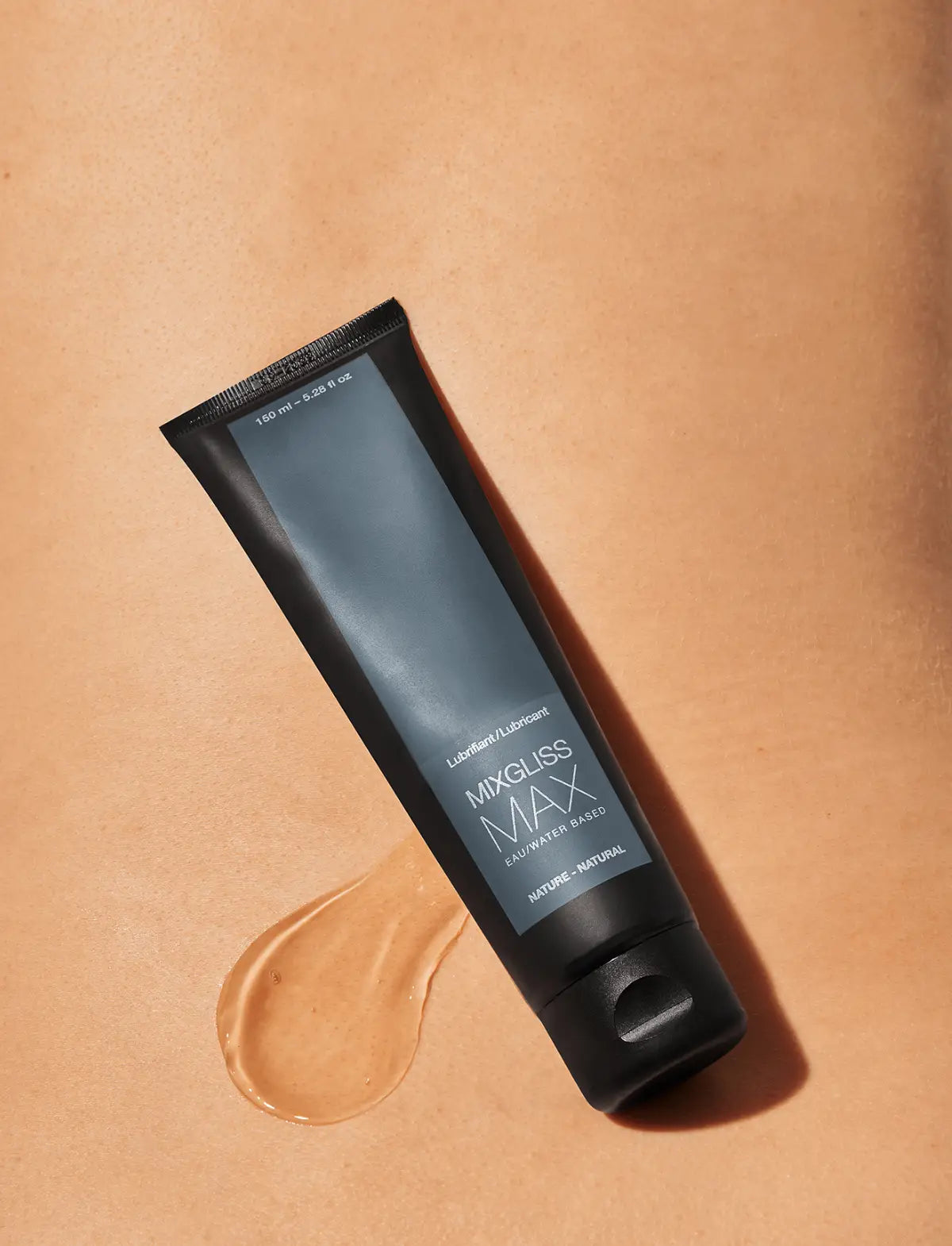 Mixgliss Max lubricant gel texture applied on skin