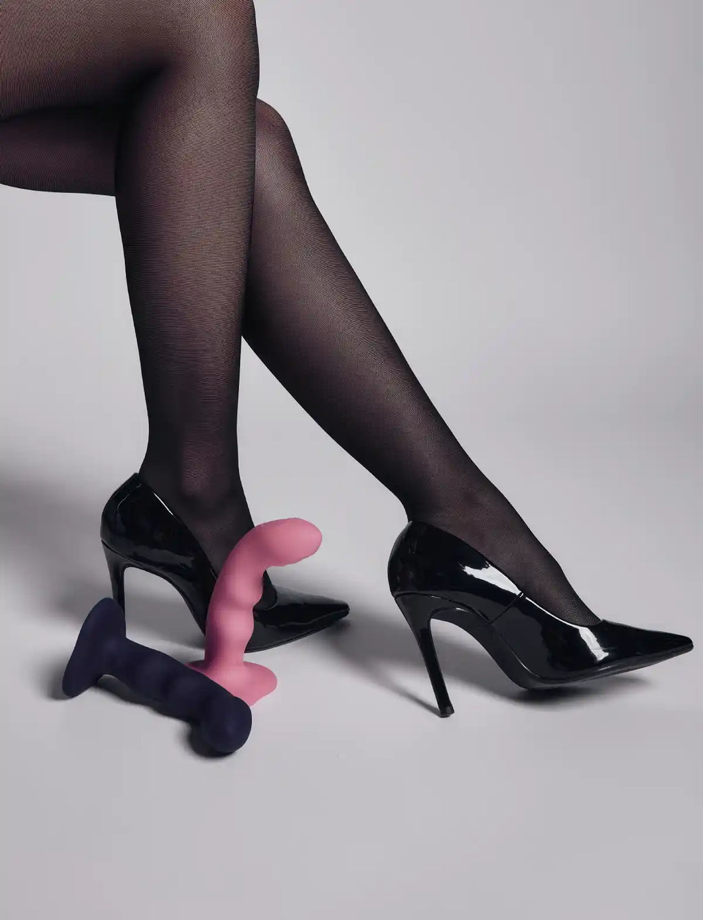 Vibrating tapping dildo wave, blue design, Strap-On-Me collection