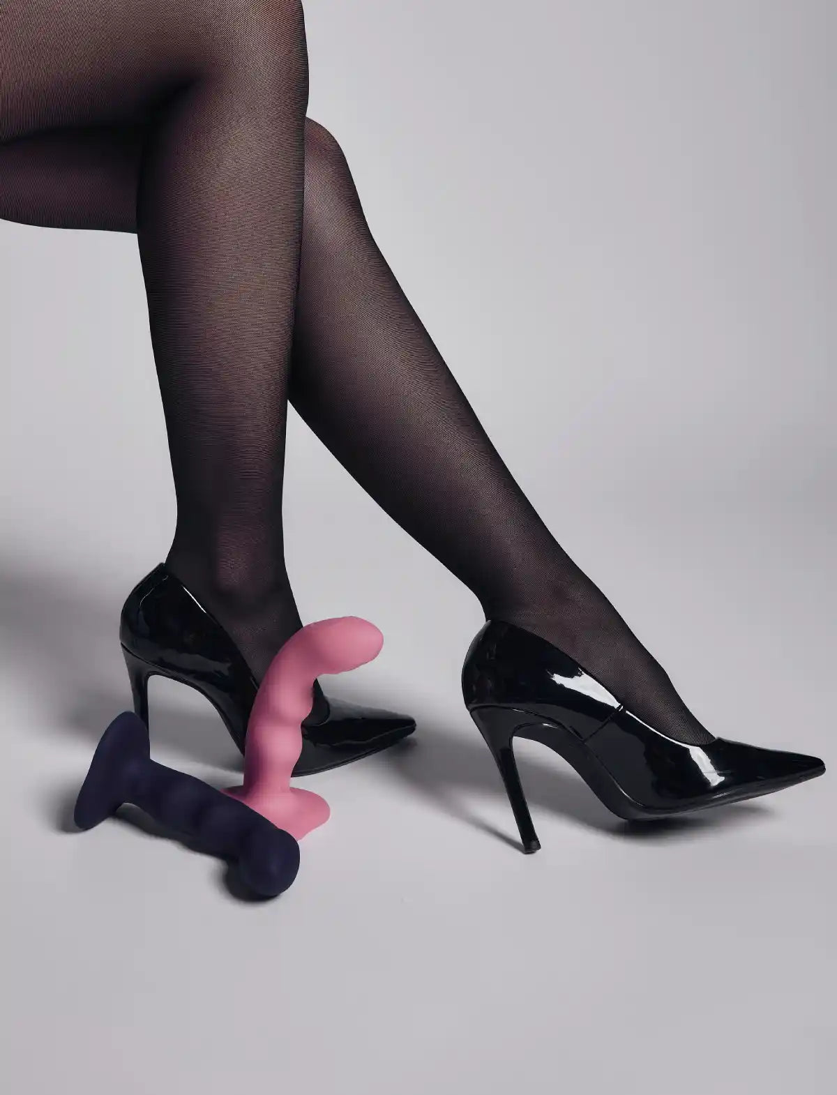 Vibrating tapping dildo wave, blue design, Strap-On-Me collection